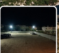 Parkimi i ndriçuar gjatë natës